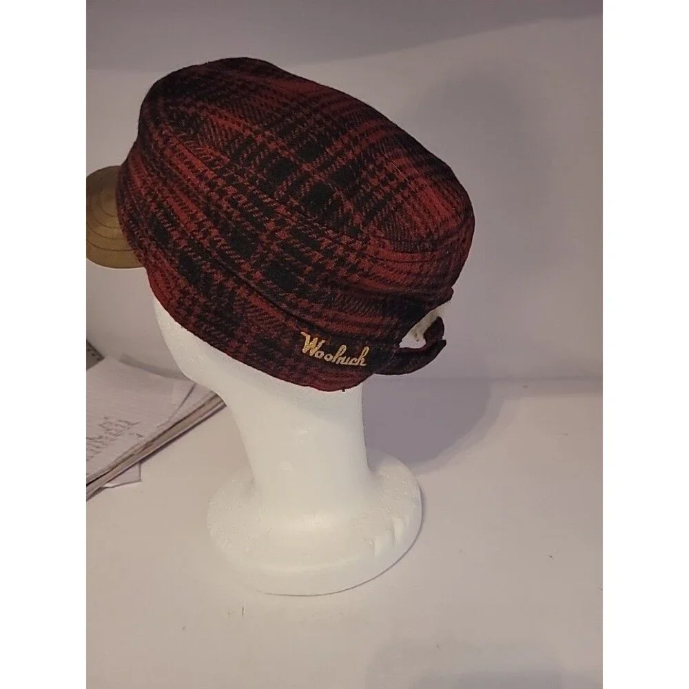Woolrich Fannel LinedCap/hat. Large Red Black Tan